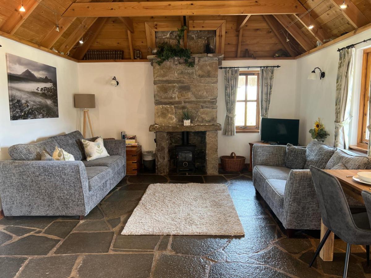 Tigh Phadraig At Marys Thatched Cottages Elgol Екстер'єр фото
