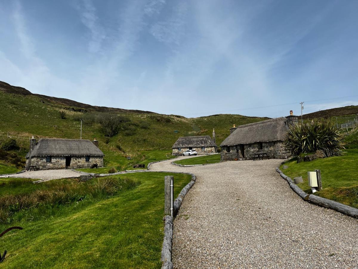 Tigh Phadraig At Marys Thatched Cottages Elgol Екстер'єр фото