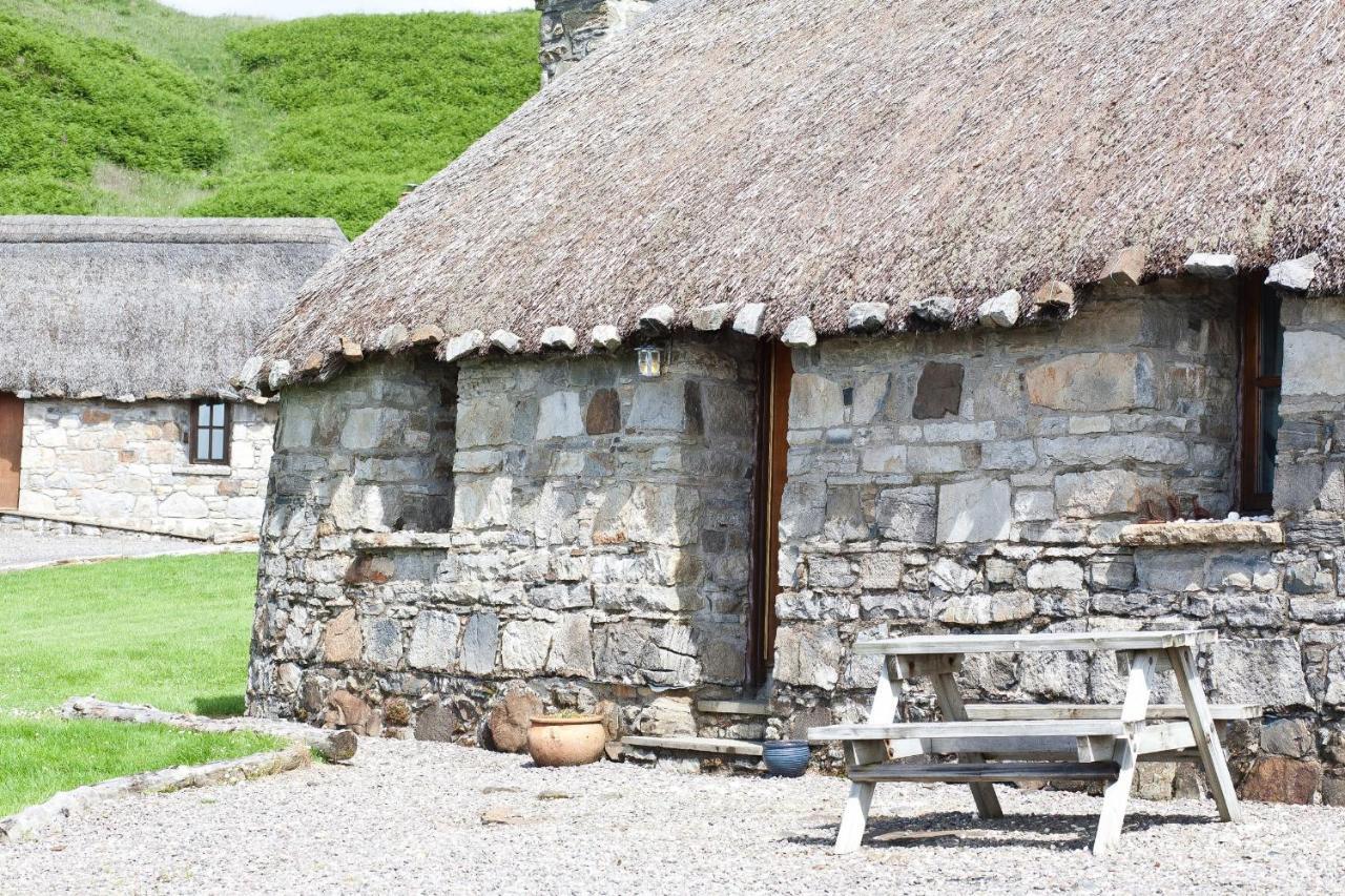 Tigh Phadraig At Marys Thatched Cottages Elgol Екстер'єр фото